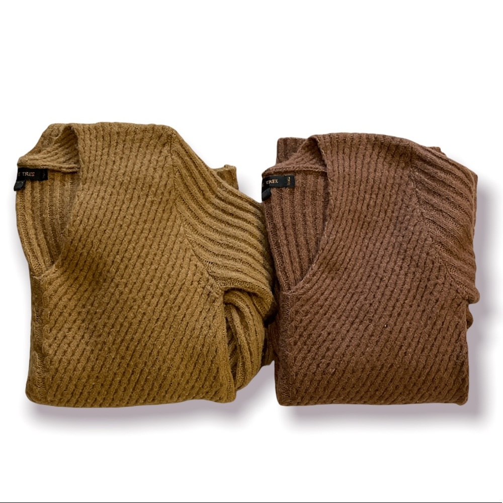 women’s love tree vneck sweater SIZE SMALL - BROWN & TAN